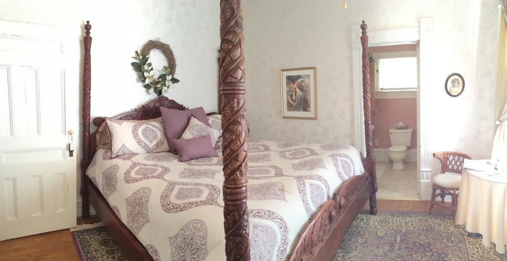 Grand Avenue Bed And Breakfast Carthage Room photo