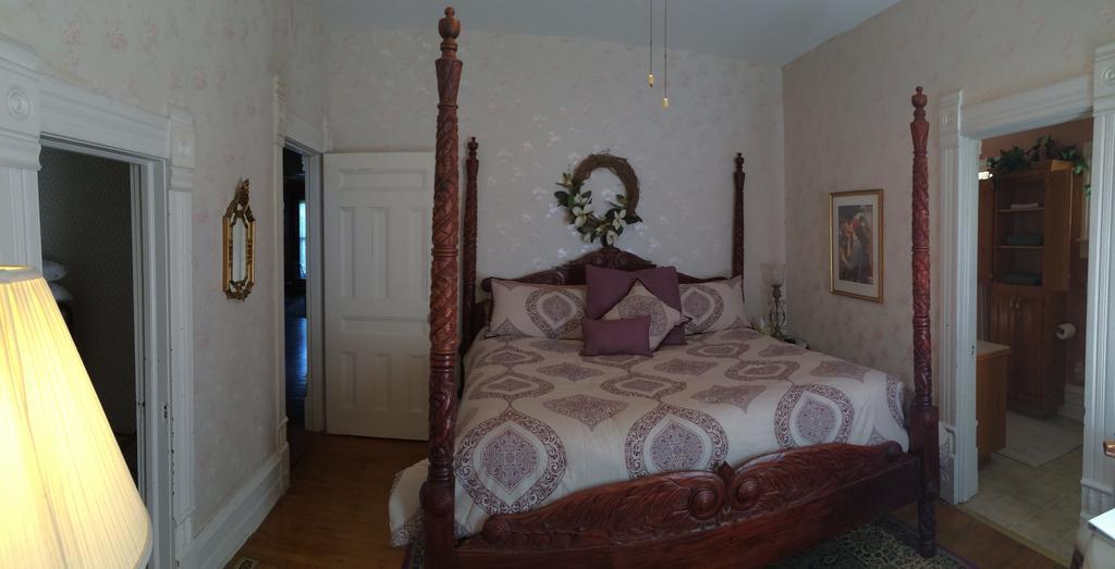 Grand Avenue Bed And Breakfast Carthage Room photo